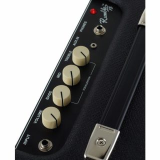 Бас китарно комбо Fender Rumble 15