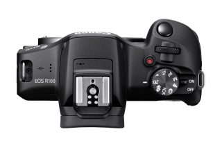 Фотоапарат Canon EOS R100 с обектив RF-S 18-45mm