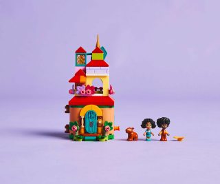 LEGO® Disney 43261 - Миникъща от „Енканто“