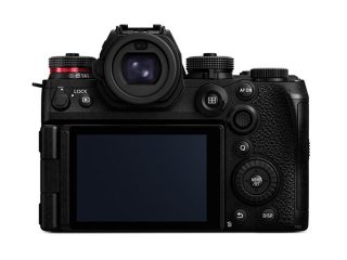 Фотоапарат Panasonic Lumix S1 EII с обектив 24-105mm/f4
