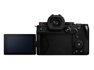 Panasonic Lumix S5 II с обективи Lumix S 20-60mm f/3.5-5.6 и 50mm f/1.8