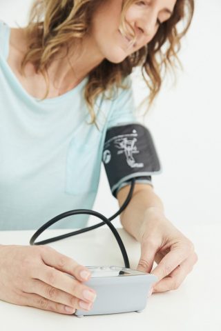 Апарат за кръвно налягане Beurer BM 35 Upper arm blood monitor