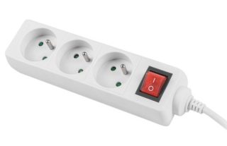 Разклонител Lanberg power strip 1.5m, 3 sockets, white