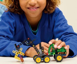 LEGO® Technic 42218 - Колесен комбайн John Deere 1470h