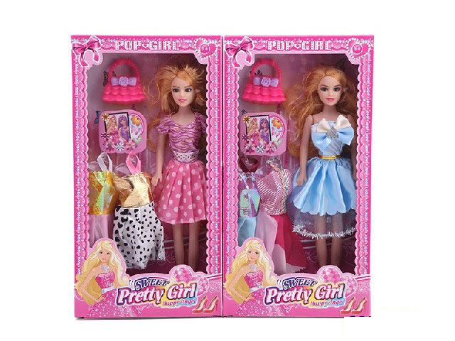 Кукла с 2 рокли в кутия PRETTY GIRL