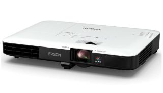 Мултимедиен проектор Epson EB-1780W, 3LCD, Ultra mobile, WXGA (1280 x 800), 16:10, 3000 лумена, 10000:1, VGA, HDMI, Wireless LAN, 1.77 кг, Carrying Case, 24 месеца