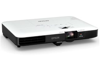 Мултимедиен проектор Epson EB-1780W, 3LCD, Ultra mobile, WXGA (1280 x 800), 16:10, 3000 лумена, 10000:1, VGA, HDMI, Wireless LAN, 1.77 кг, Carrying Case, 24 месеца