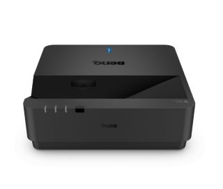 BenQ LU960UST+ ултра късофокусен лазерен симулационен проектор, WUXGA (1920x1200), 3M:1, 5200 ANSI лумена, 0.25 Throw Ratio, IP5X защита от прах, HDMI x2 вх/изх, DP, VGA вх/изх, RJ45, 3D sync вх/изх, USB, RS232, 10W високоговорител, 12kg, черен