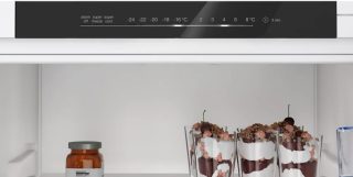Bosch KIN96NSE0 Вграден хладилник с фризер XL, NoFrost фризер, енергиен клас E, 193,5 см, 290 л (215+75), 34 dB(B), IceCube, Multi Box XXL, EcoAirflow, аларма за отворена врата, плъзгаща панта