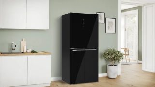 Bosch KMC85LBEA SER4 Хладилник с фризер Multi-door, NoFrost, E, 190/86/67, 547л (324+223), 38dB(C), IC, 2 чекмеджета VitaFresh XXL, врата Glass black