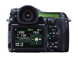 Средноформатен фотоапарат Pentax 645Z DSLR с обектив DFA645 55mm F/2.8