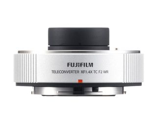 Обектив Fujifilm XF 200mm f/2 R LM OIS WR с телеконвертор